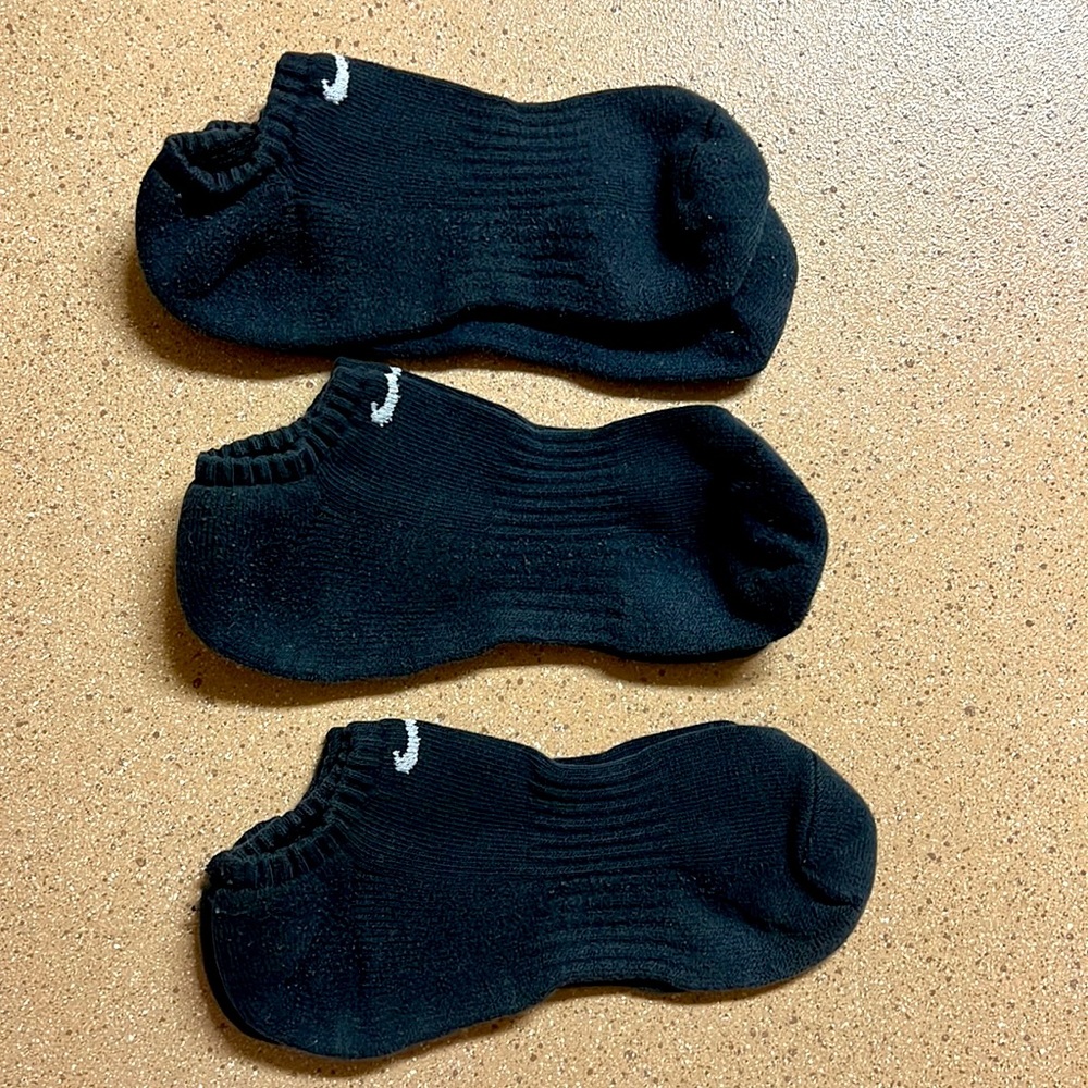 3 pairs—Nike black socks